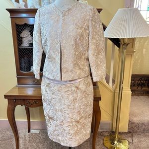 ❤️Lafayette 148 New York Pale Pink 3 Pc Brocade Suit with Matching Silk Shell.